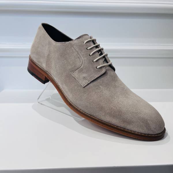 Chaussures beige en suédine pour cérémonie Wilvorst - Boutique Céline d'Al à Bolbec 76210