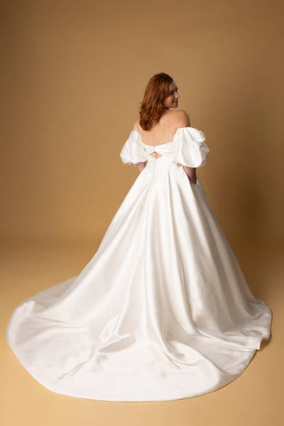 Robe de Mariée Gitte traîne - Boutique Céline d'Al à Bolbec 76210