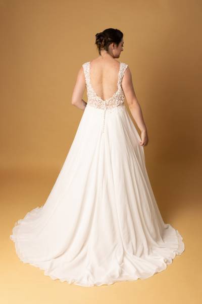 Robe de Mariée Naomi traîne - Boutique Céline d'Al à Bolbec 76210
