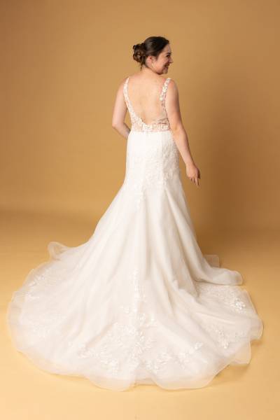 Robe de Mariée Novela traîne - Boutique Céline d'Al à Bolbec 76210