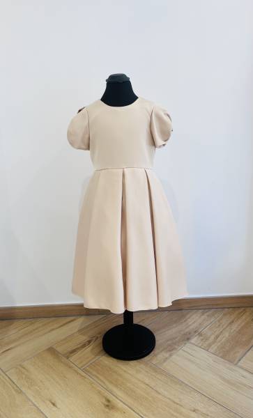 Robe Enfant Grace beige en satin pour cérémonie - Boutique Céline d'Al à Bolbec 76210