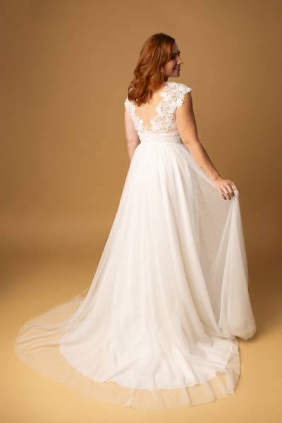 Robe de Mariée Sansa traîne - Boutique Céline d'Al à Bolbec 76210
